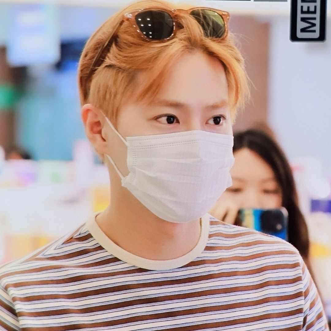 Behind-the-scenes cut of Suho (EXO)