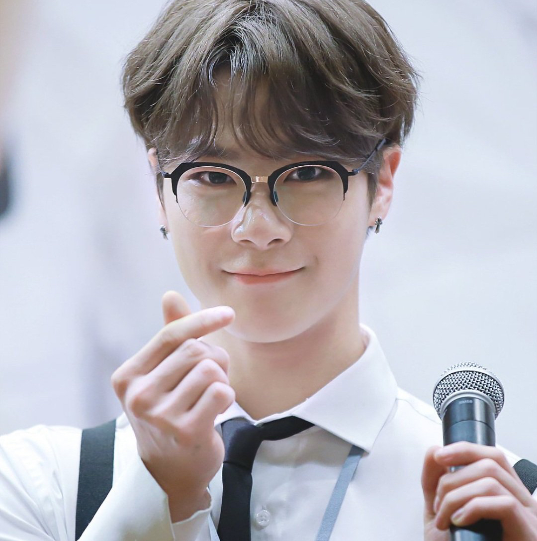 A moment captured by Moonbin (ASTRO)'s fan