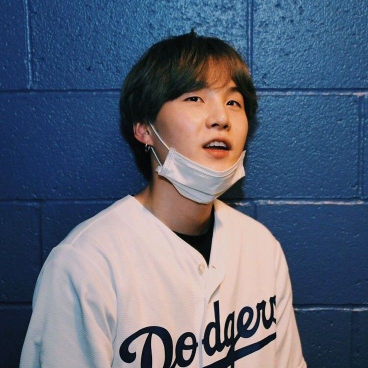 SUGA (防弹少年团)的最新照片