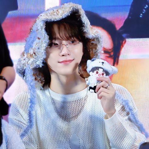 Latest photo of Dino (SEVENTEEN)