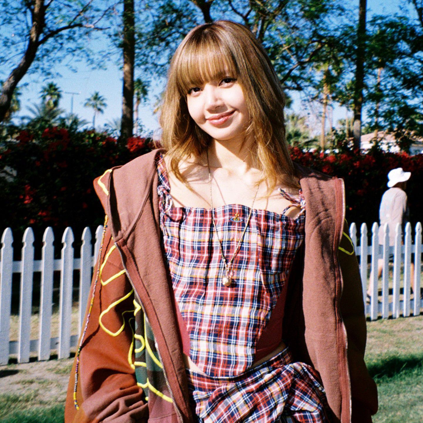 A moment captured by Lisa (BLACKPINK)'s fan