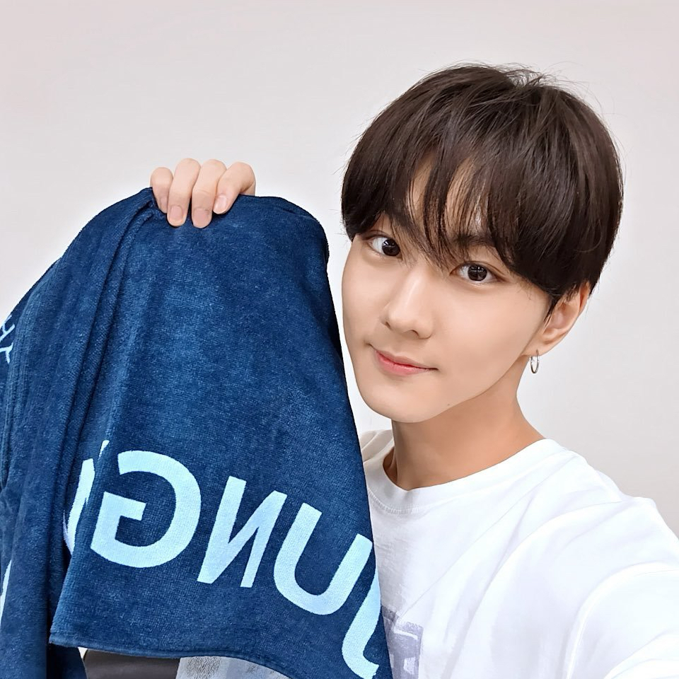 Latest photo of Jungwon (ENHYPEN)