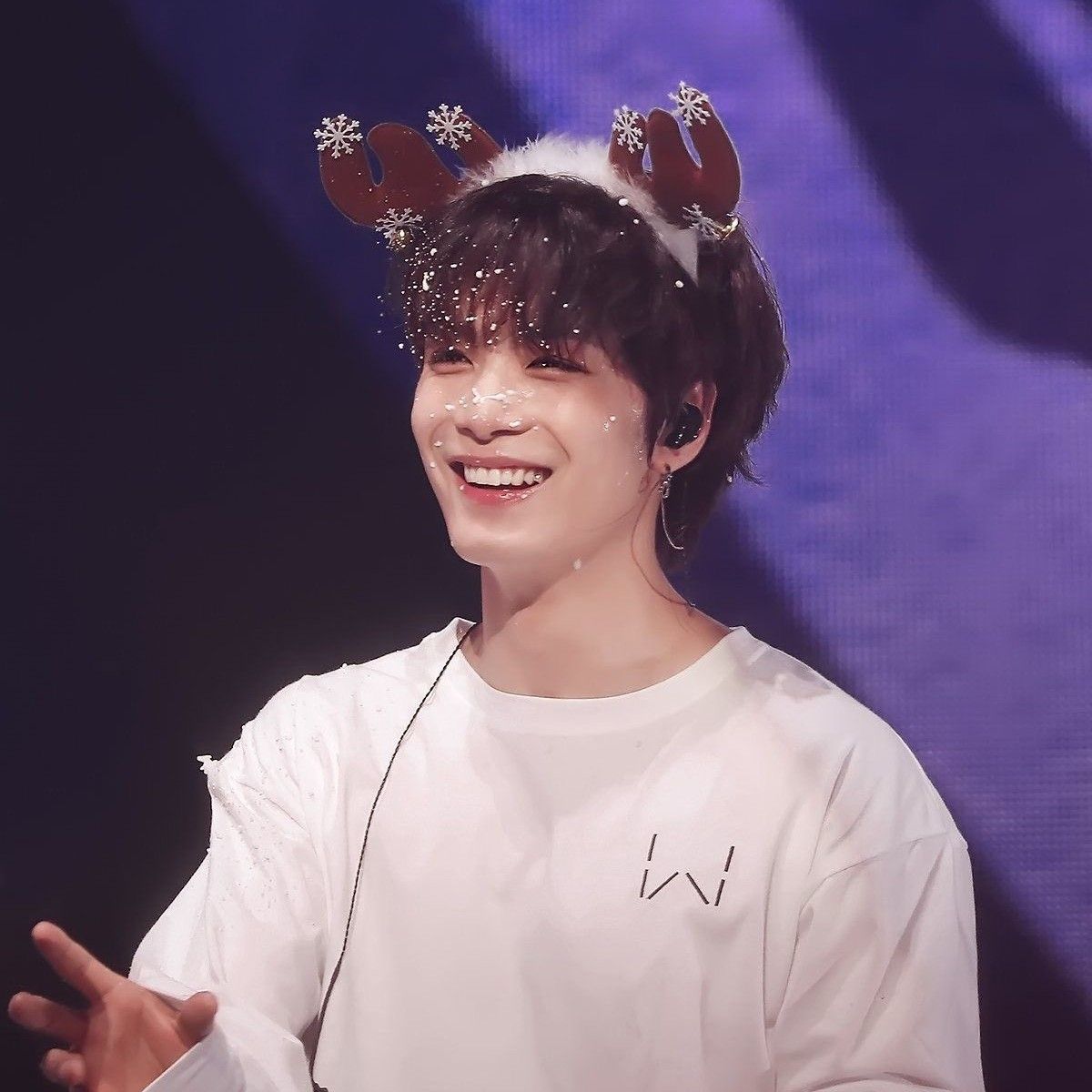 Behind-the-scenes cut of Kim Jonghyeon