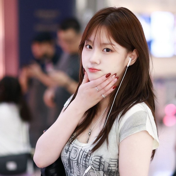 Signature photo of Kim Chaehyun (Kep1er) capturing their charm