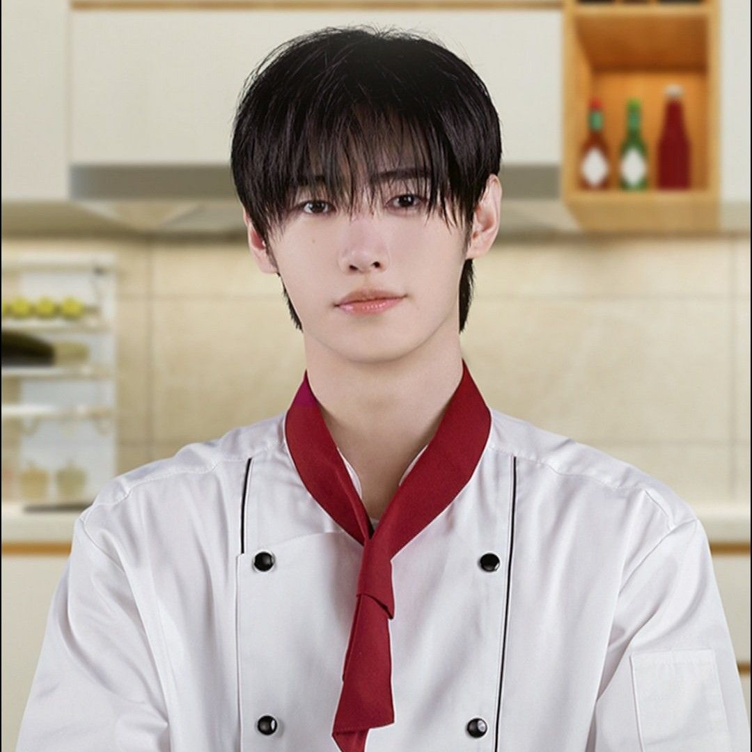 Foto aktivitas terbaru Sunghoon (ENHYPEN)