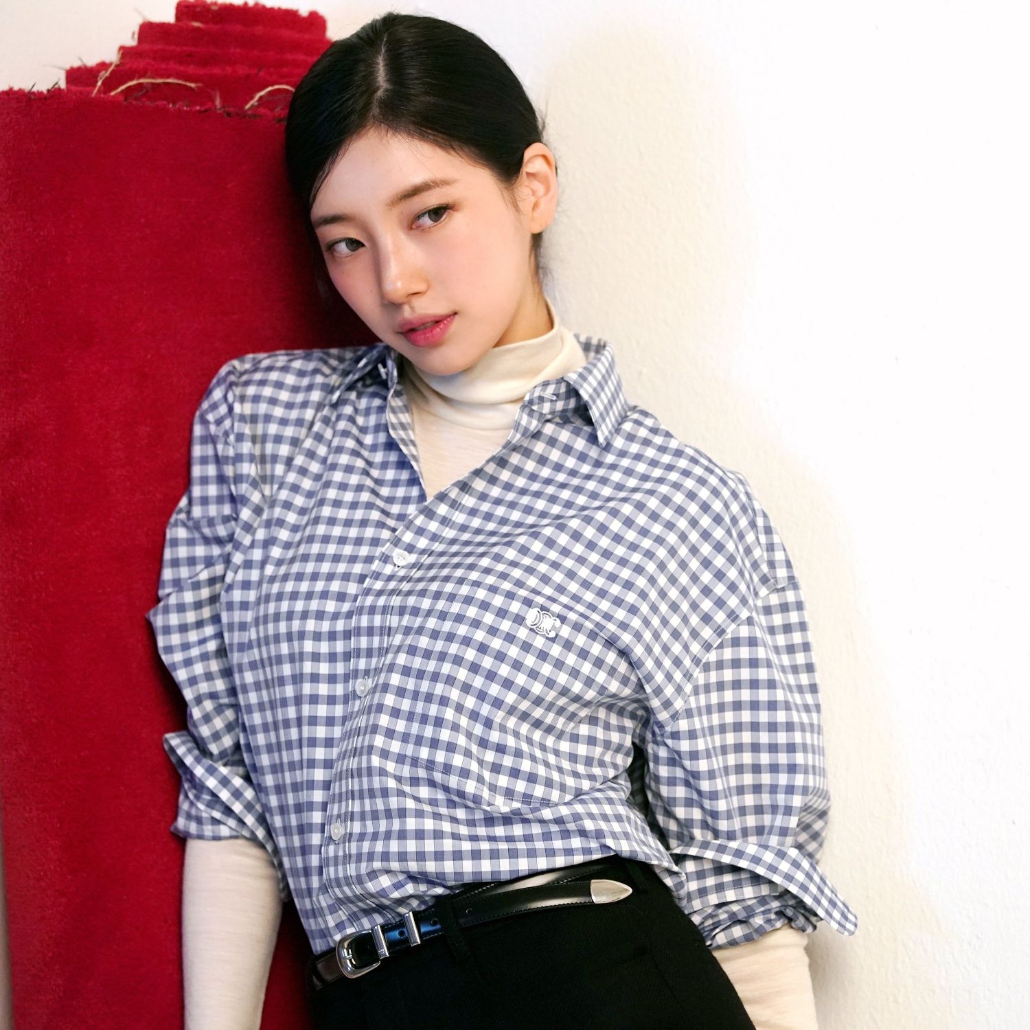 A moment captured by Suzy's fan