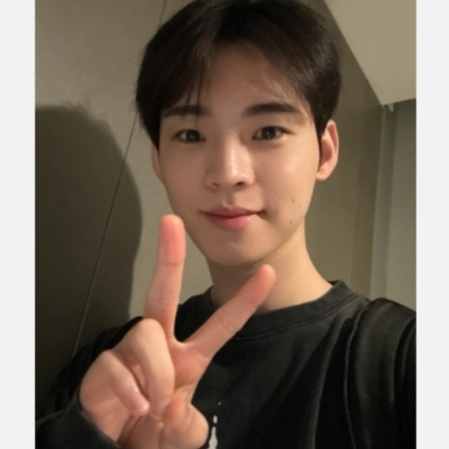 Behind-the-scenes cut of Hyojin (ONF)