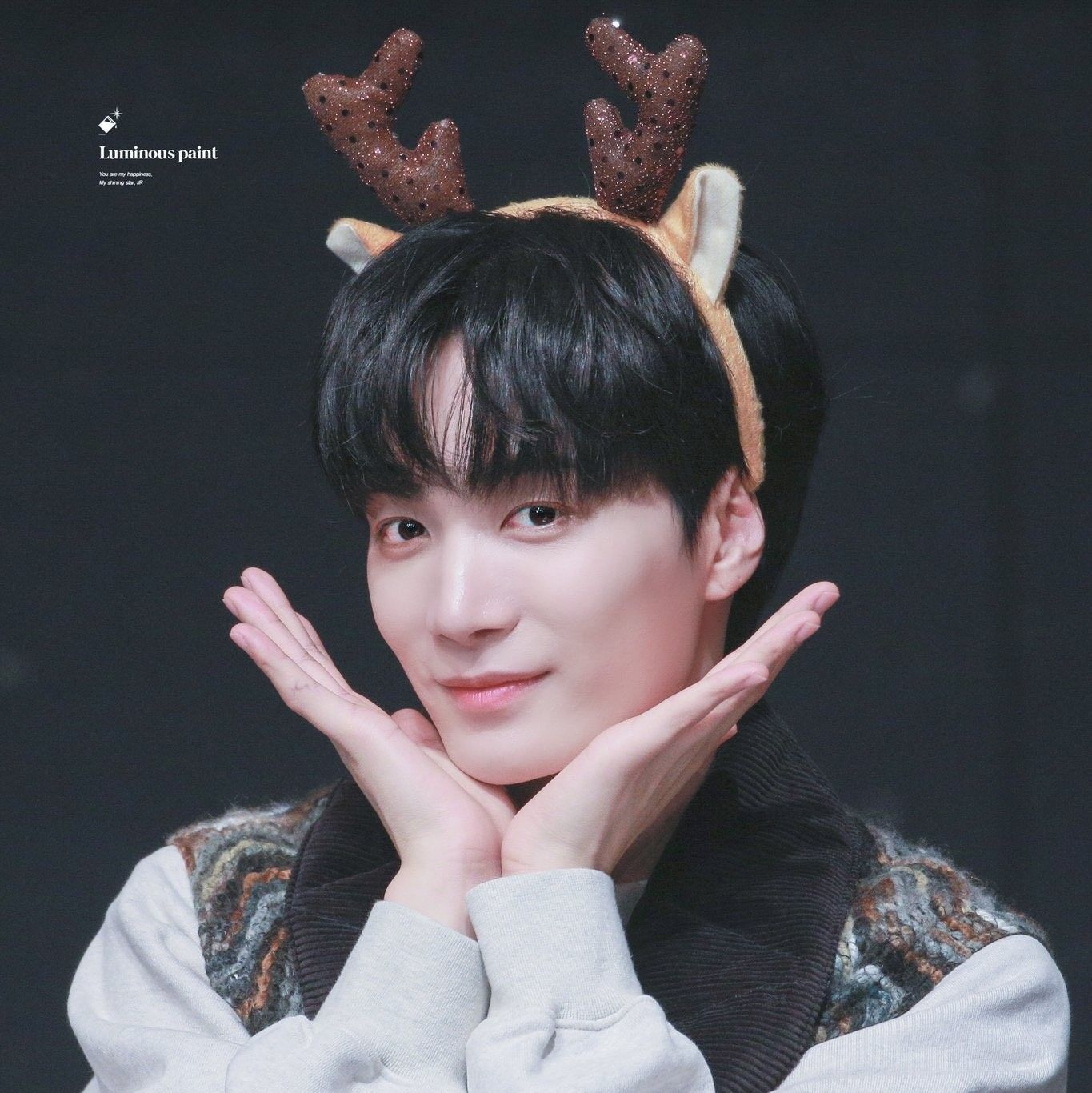 A moment captured by Kim Jonghyeon's fan