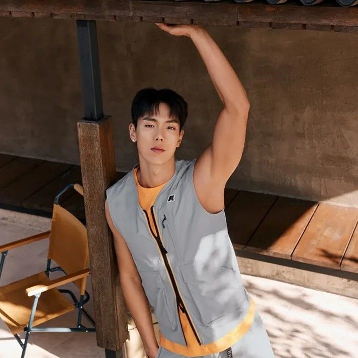 Behind-the-scenes cut of Shownu (MONSTA X)
