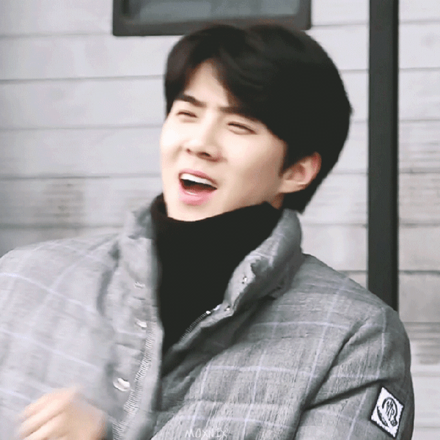 Momen yang diabadikan oleh penggemar Sehun (EXO)