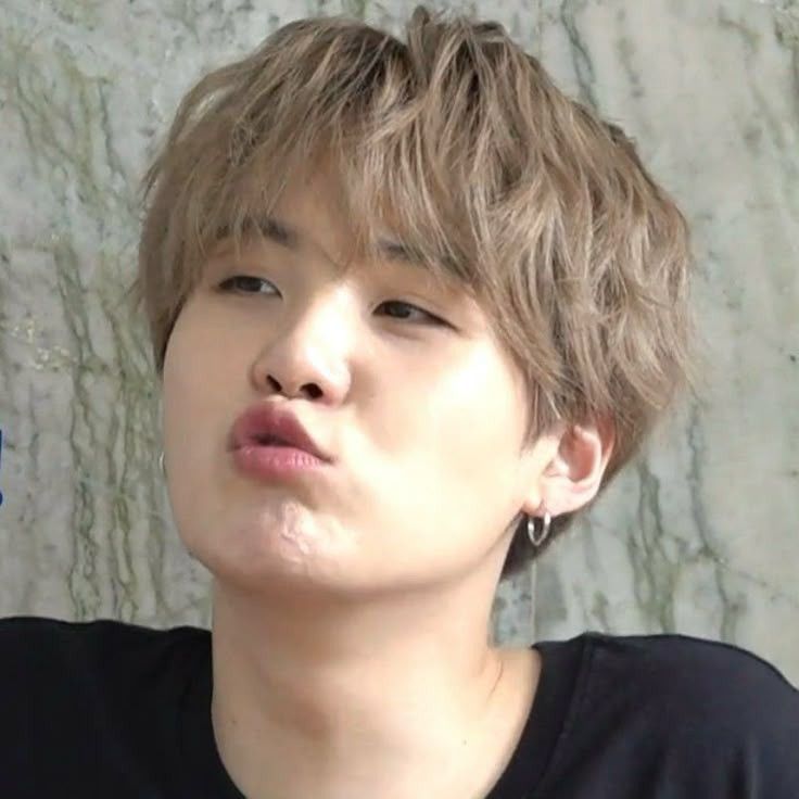 SUGA (防弹少年团)的幕后花絮