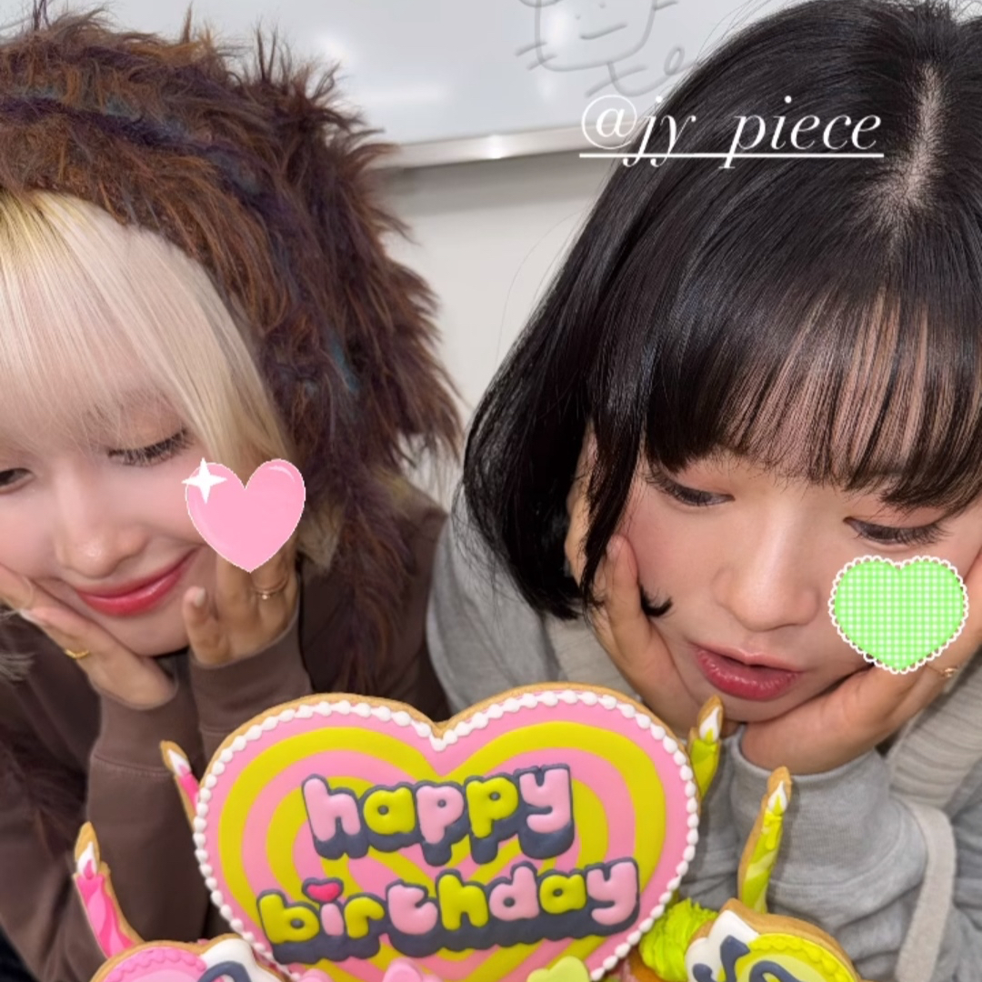 Latest photo of Momo (TWICE)