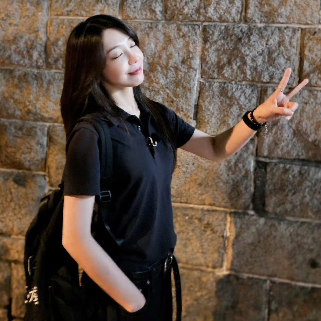 Behind-the-scenes cut of Jeong Eunji (Apink)