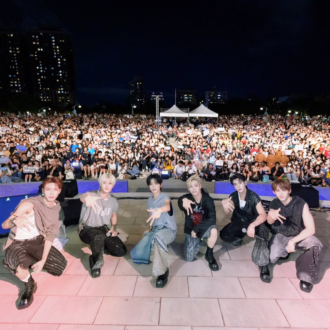 A moment captured by SEVENTOEIGHT's fan