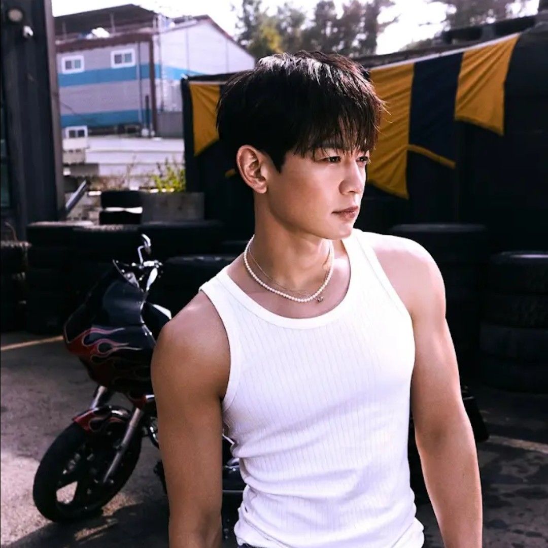 Latest photo of Minho (SHINee)