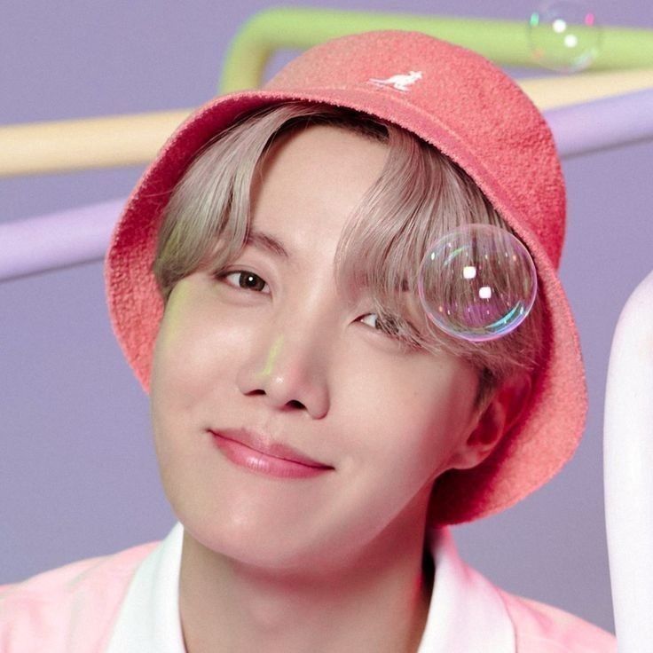 Foto terbaru j-hope (BTS)