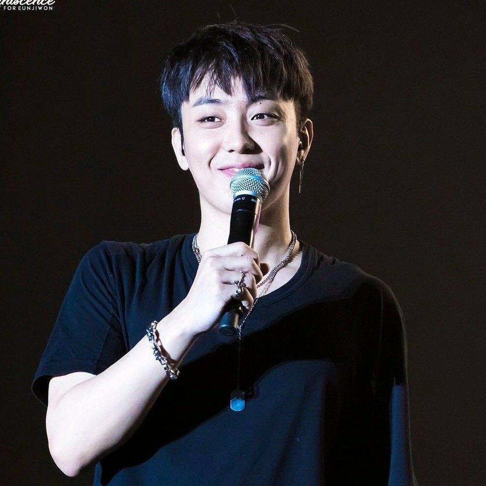 Recent activity shot of Eun Jiwon (SECHSKIES)