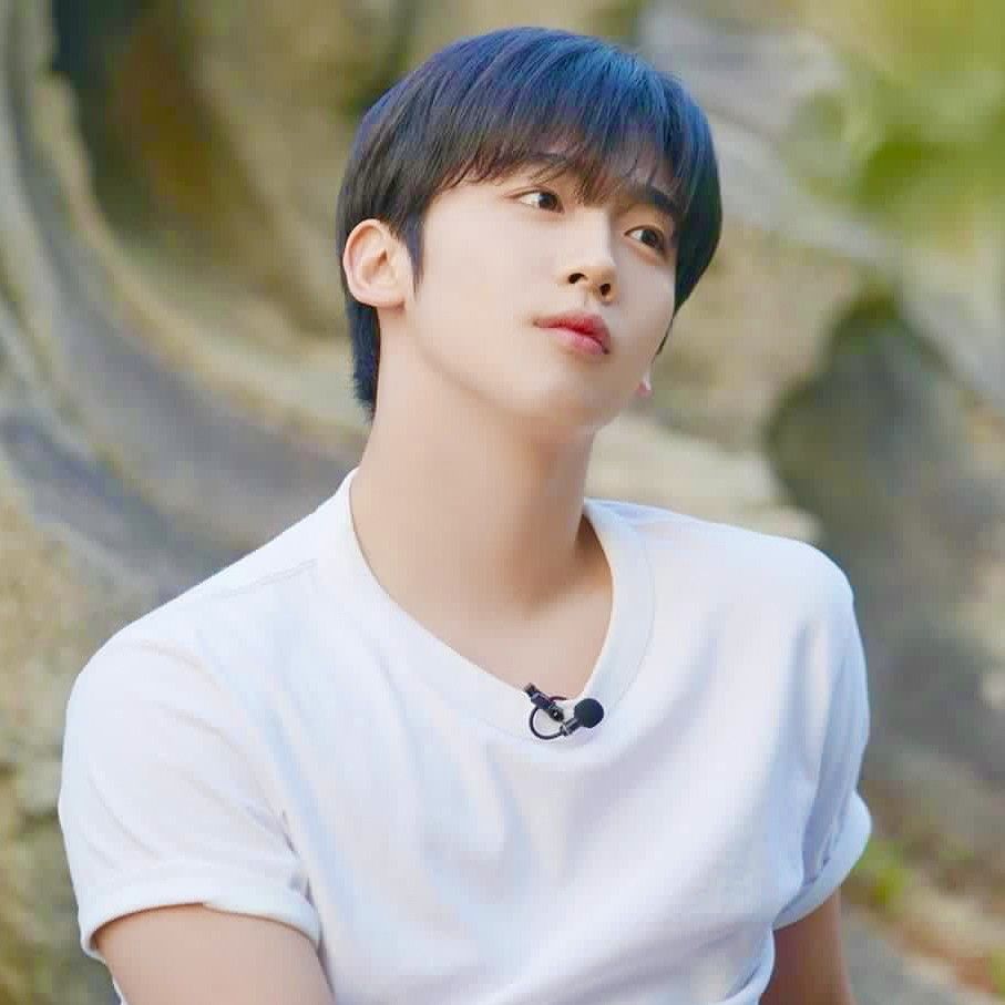 Behind-the-scenes cut of Kim Yohan (WEi)