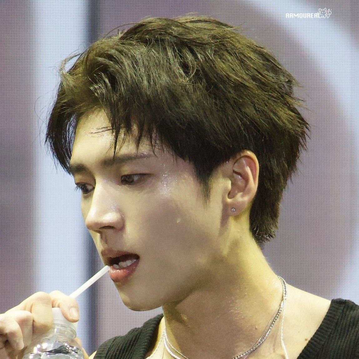 A moment captured by Woohyun (INFINITE)'s fan