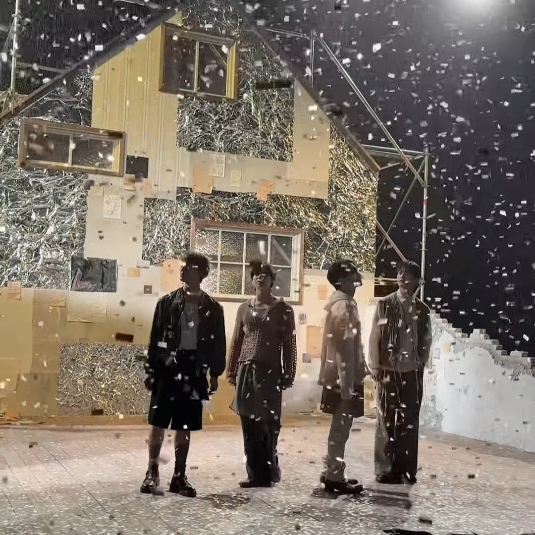 Behind-the-scenes cut of SHINee