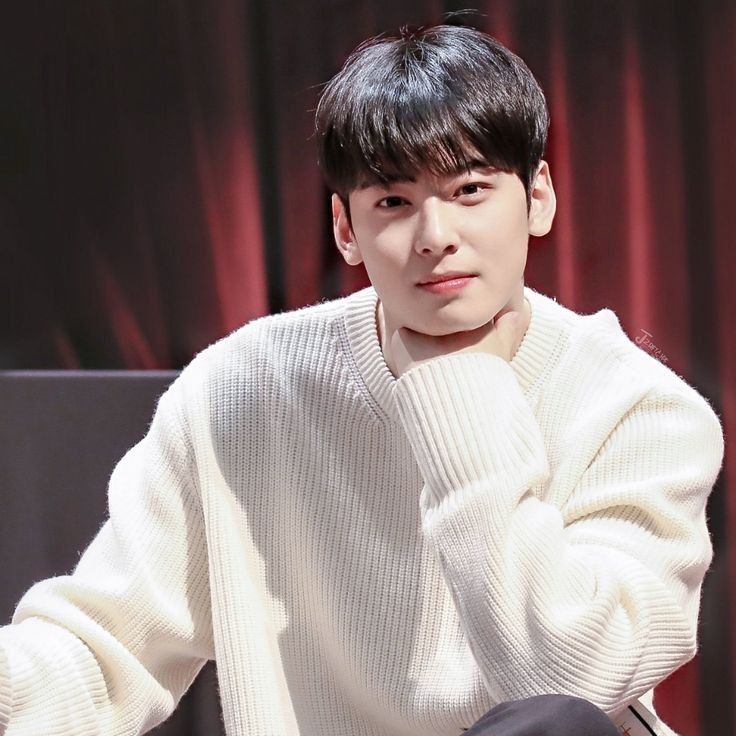 Recent activity shot of Eunwoo (ASTRO)