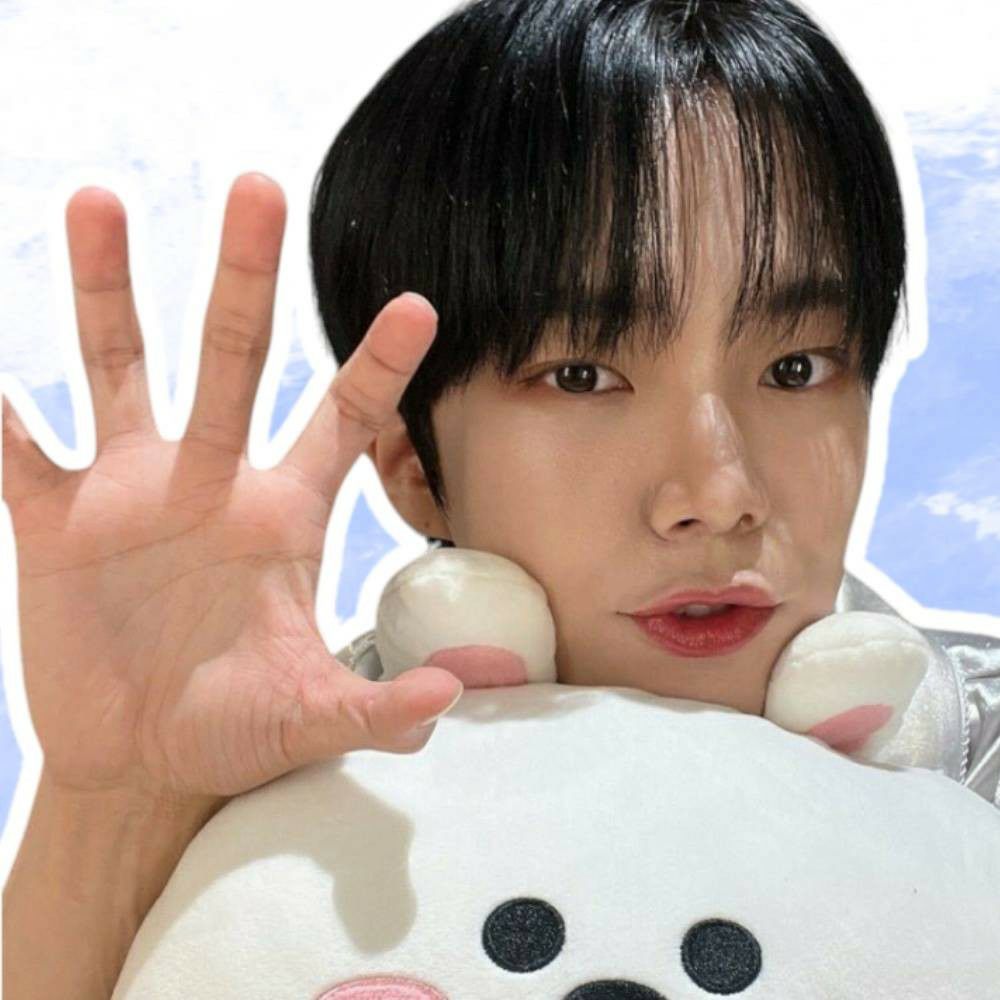 Behind-the-scenes cut of VERIVERY