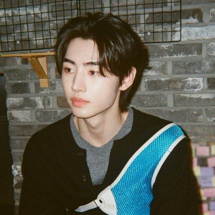 Foto terbaru Sunghoon (ENHYPEN)