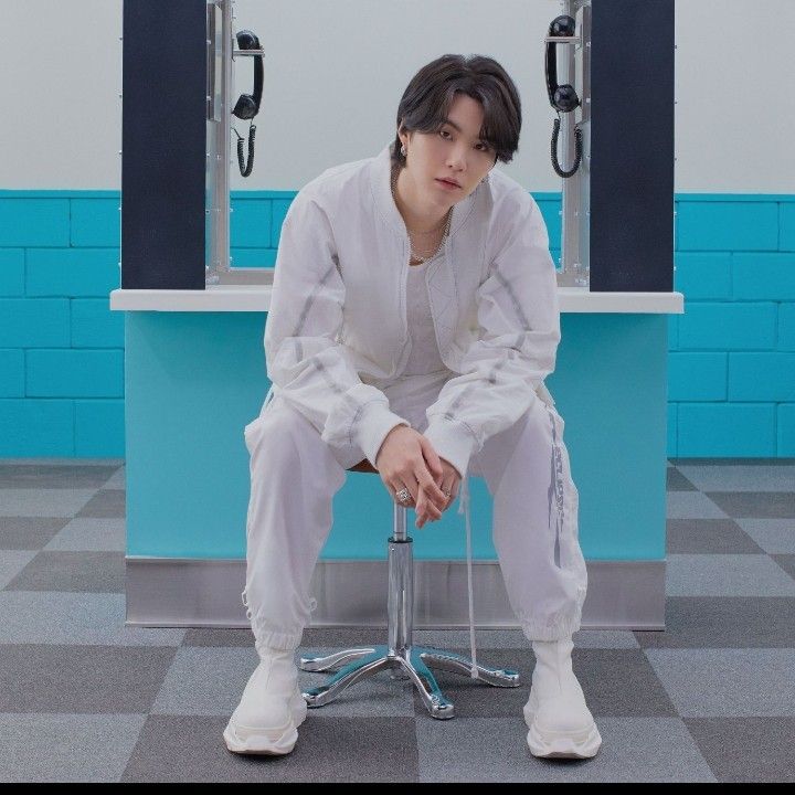 Behind-the-scenes cut of SUGA (BTS)