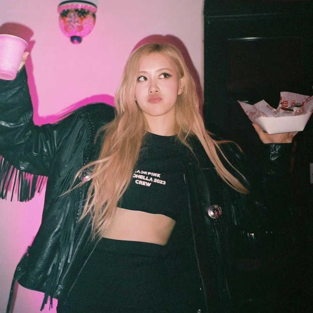 Latest photo of ROSÉ (BLACKPINK)