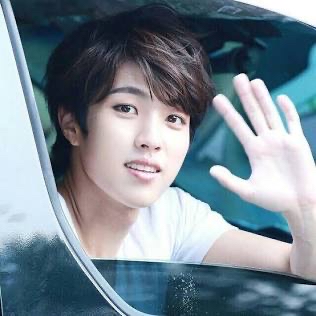 Behind-the-scenes cut of Sungyeol (INFINITE)