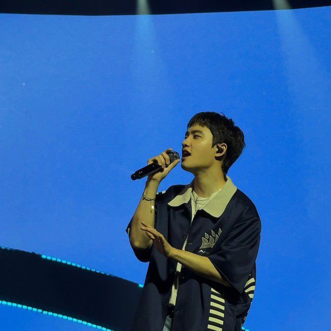 Momen yang diabadikan oleh penggemar D.O. (EXO)
