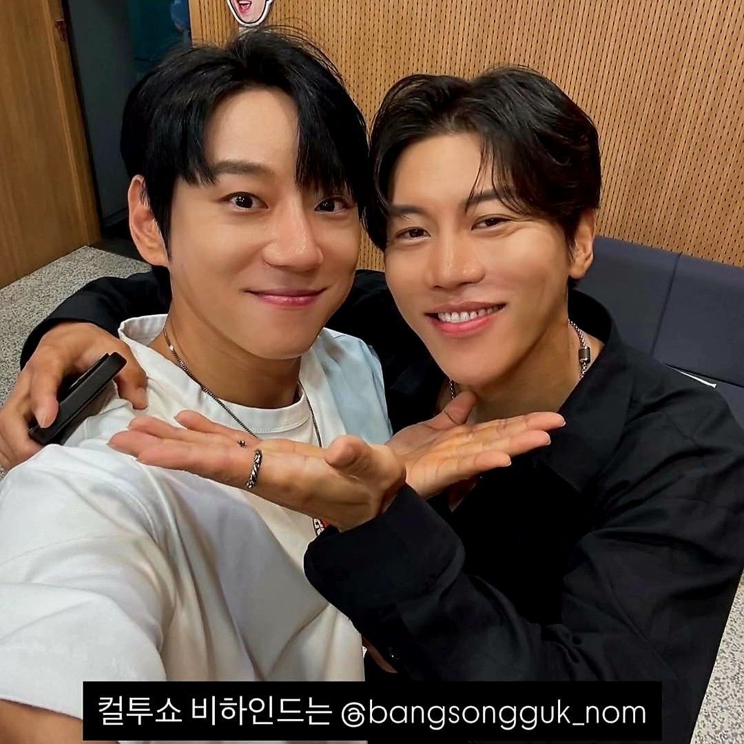 Recent activity shot of Hwang Chiyeol