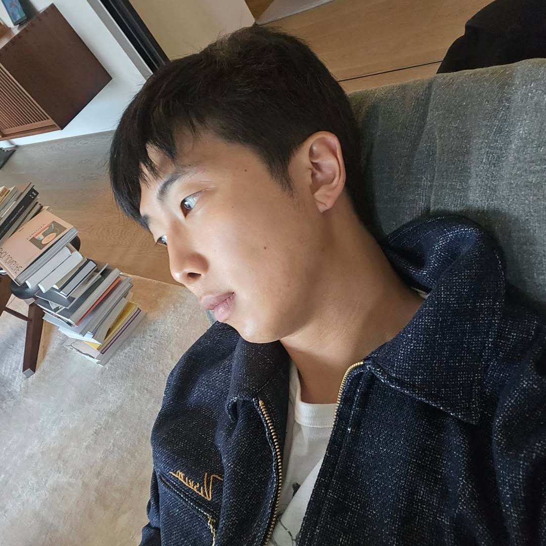 RM (방탄소년단)의 최신 사진