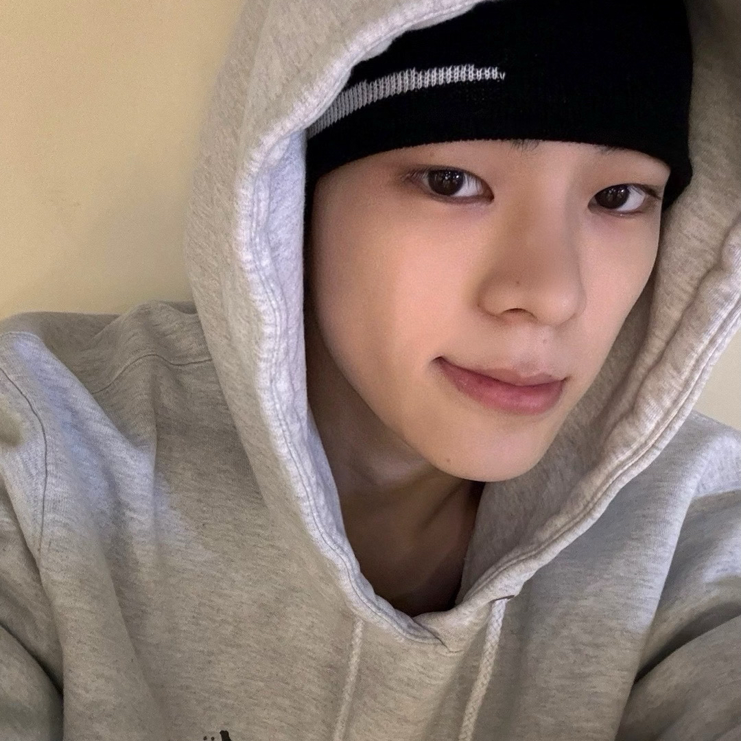 Latest photo of Kim Junmin (WHIB)