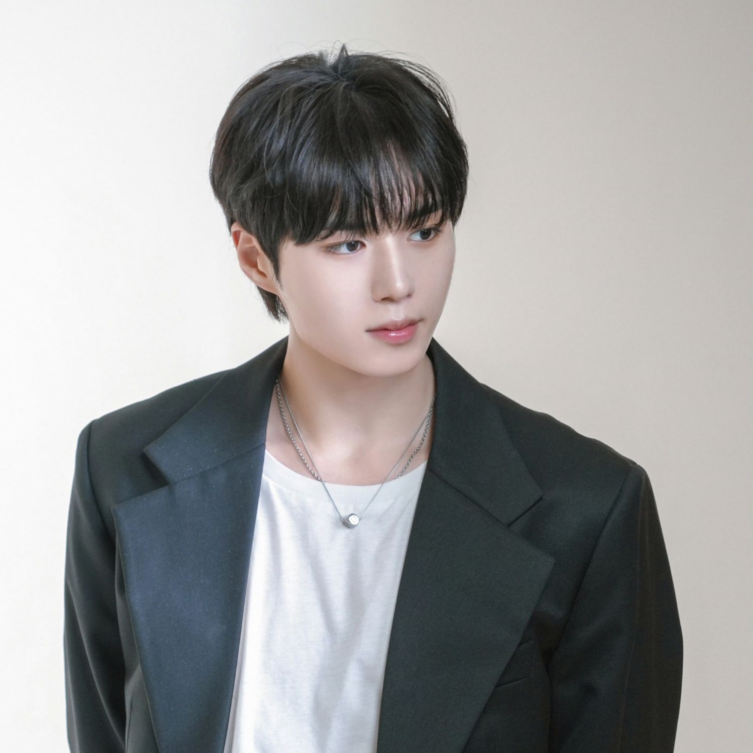 Foto aktivitas terbaru Kim Junseo (ALPHA DRIVE ONE)