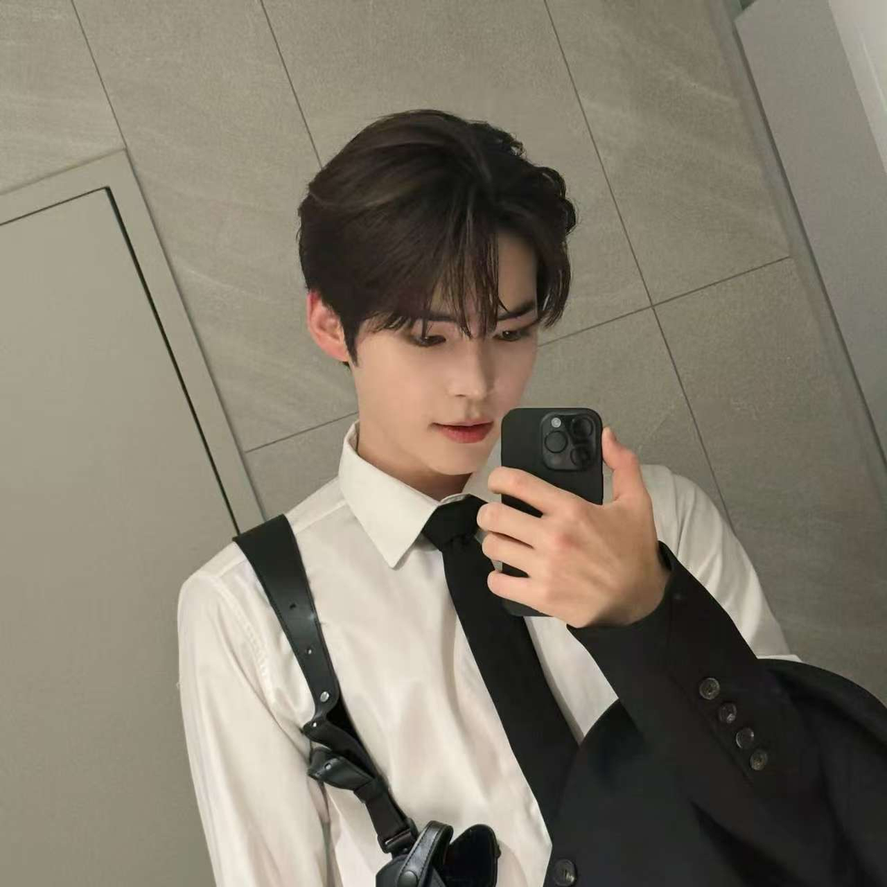A moment captured by Sung Hanbin (ZEROBASEONE)'s fan