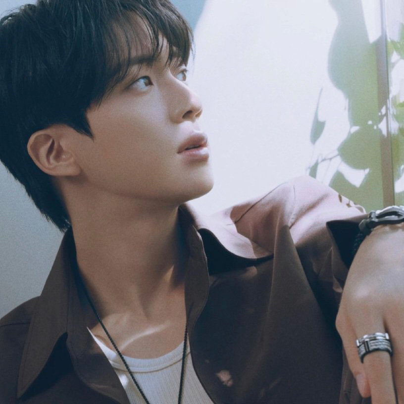 진 (방탄소년단)의 최신 사진