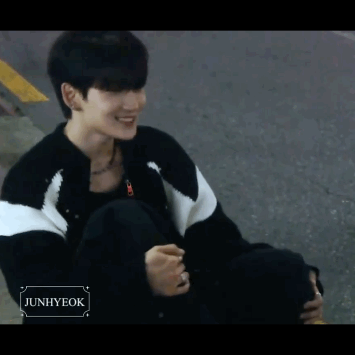 Behind-the-scenes cut of Junhyeok (n.SSign)