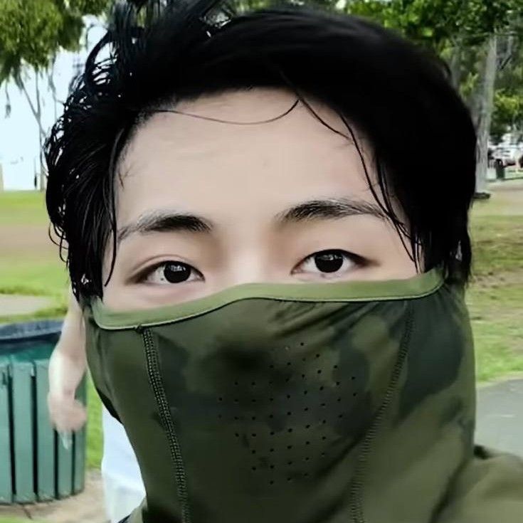 V (防弹少年团)的最新活动照片