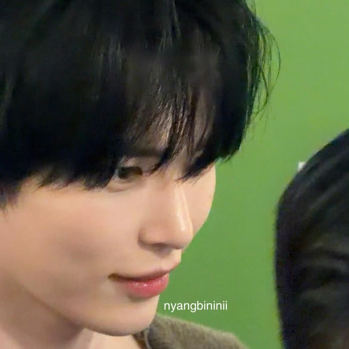 Recent activity shot of Sung Hanbin (ZEROBASEONE)