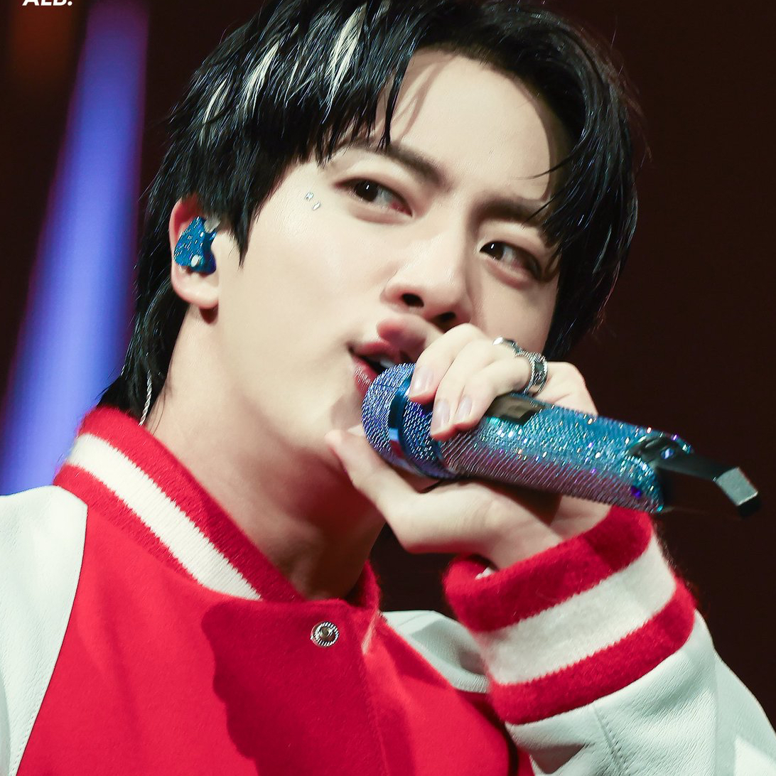 A moment captured by Jin (BTS)'s fan
