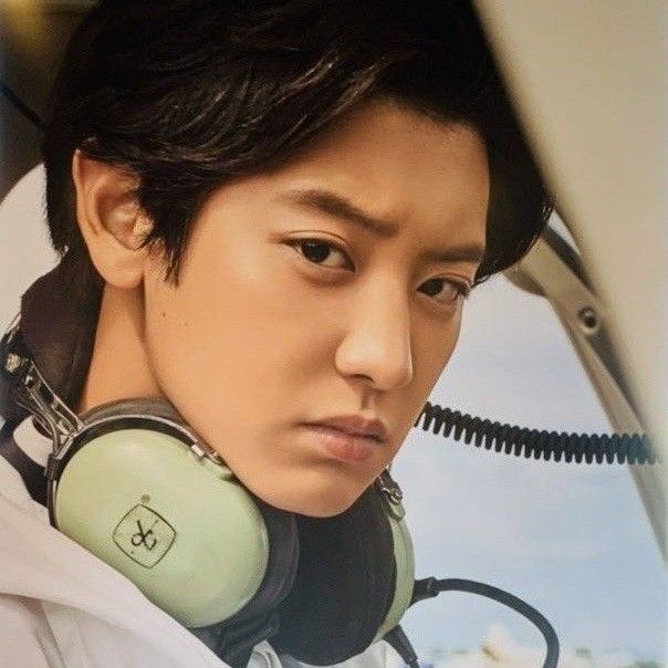 燦烈 (EXO)的最新照片