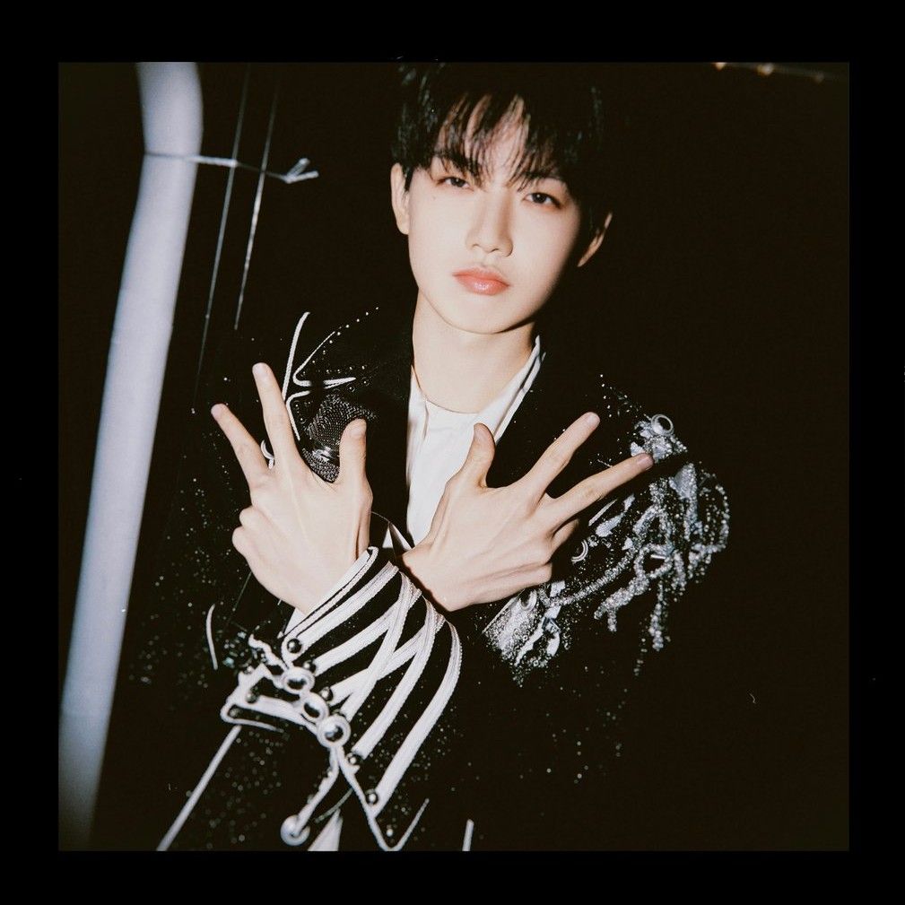 Latest photo of TREASURE