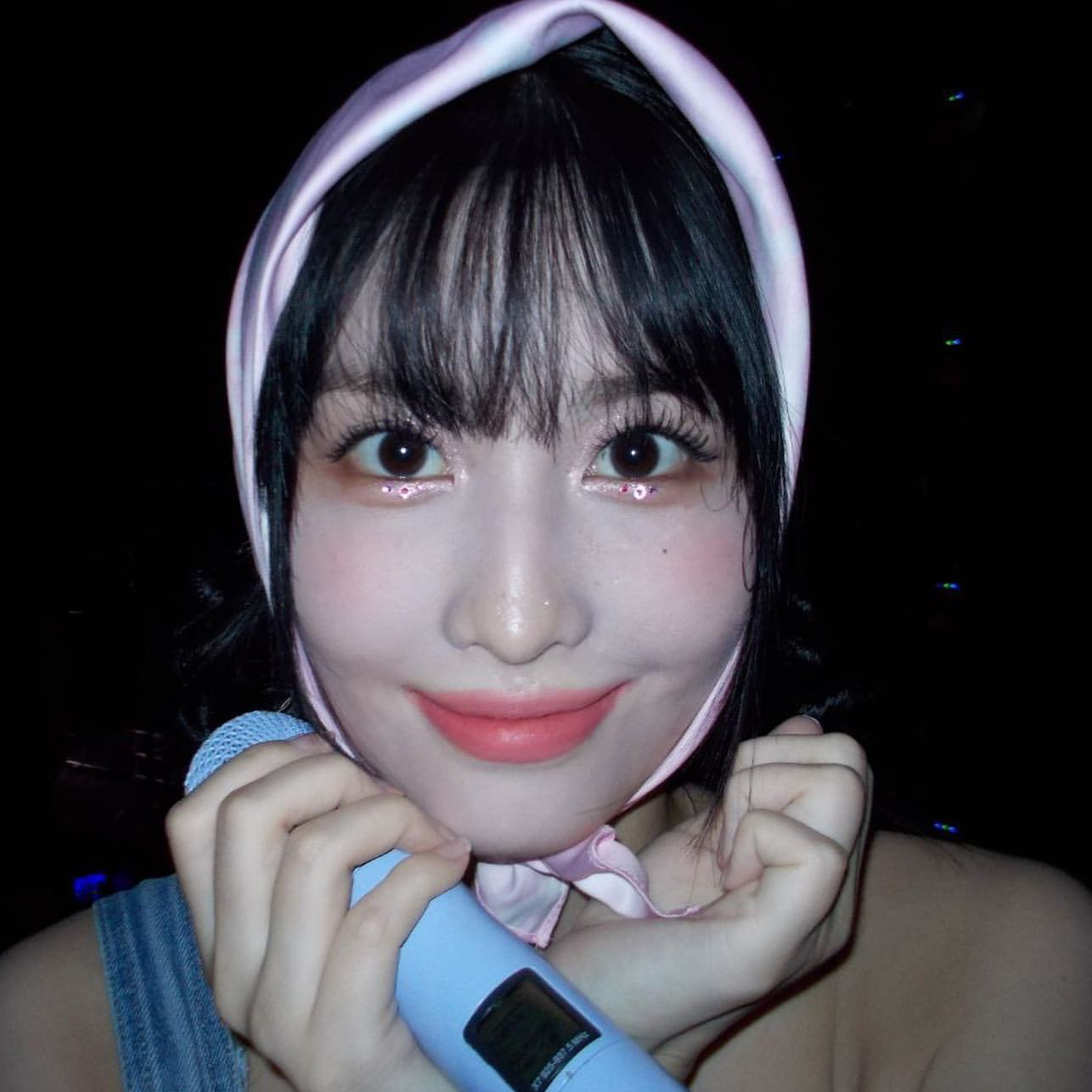 Foto aktivitas terbaru Momo (TWICE)