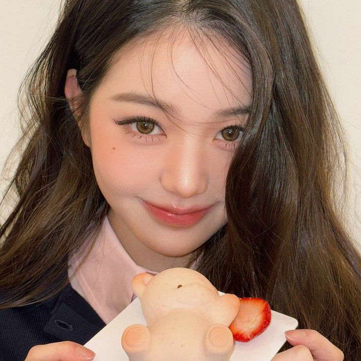 Latest photo of Jang Wonyoung (IVE)