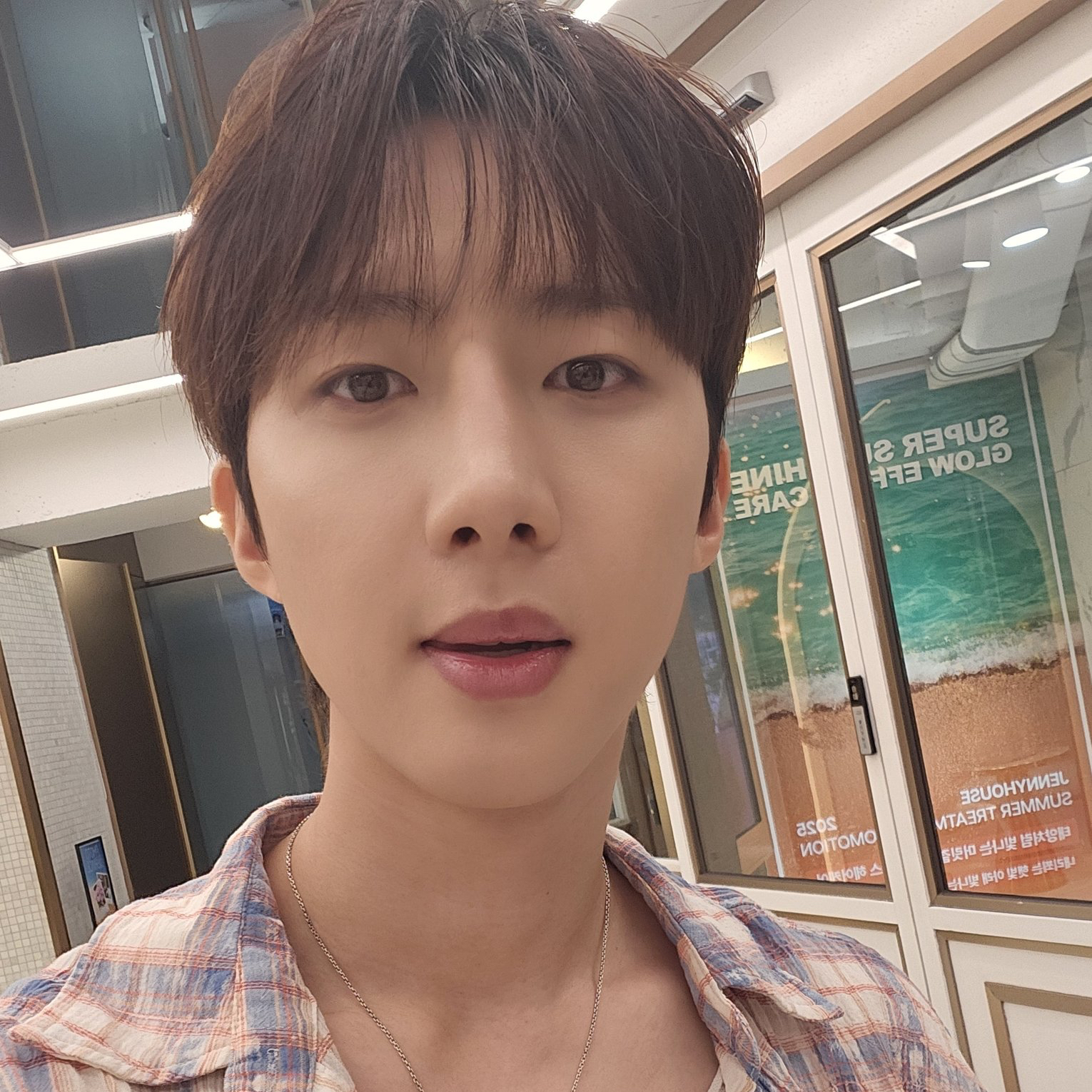 Latest photo of Hui (PENTAGON)