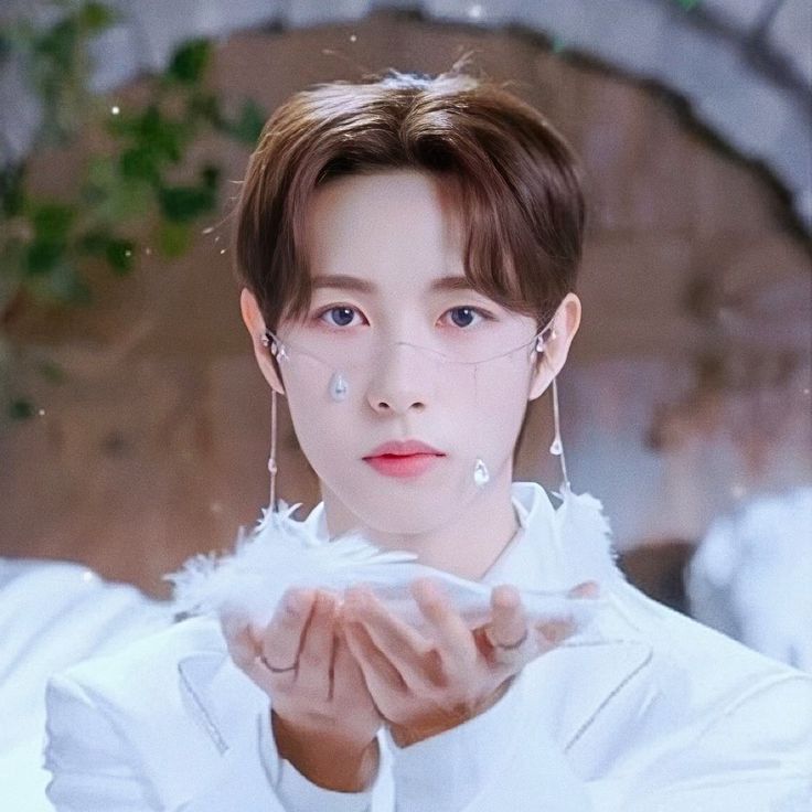 Recent activity shot of Renjun (NCT DREAM)