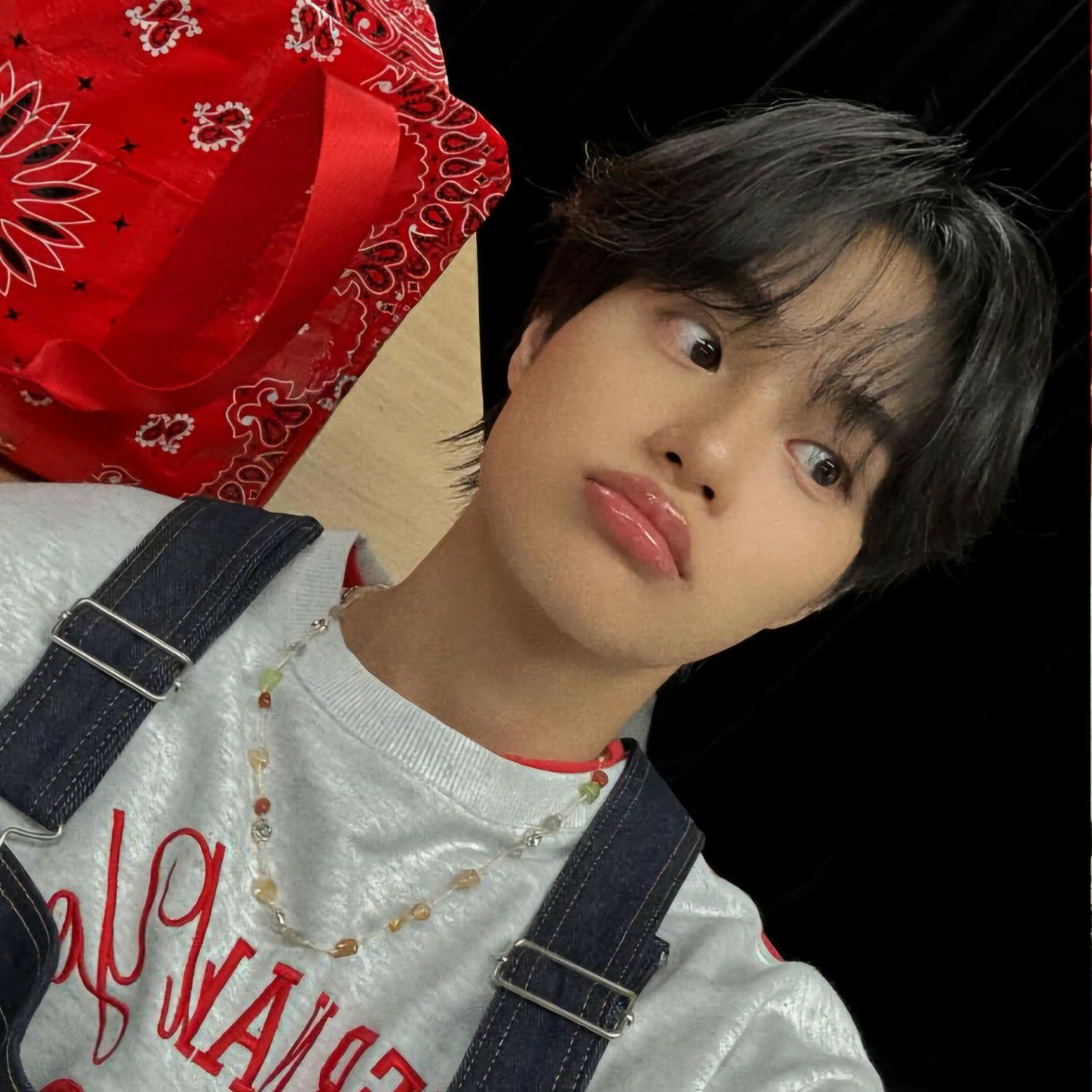 A moment captured by Lee Daehwi (AB6IX)'s fan