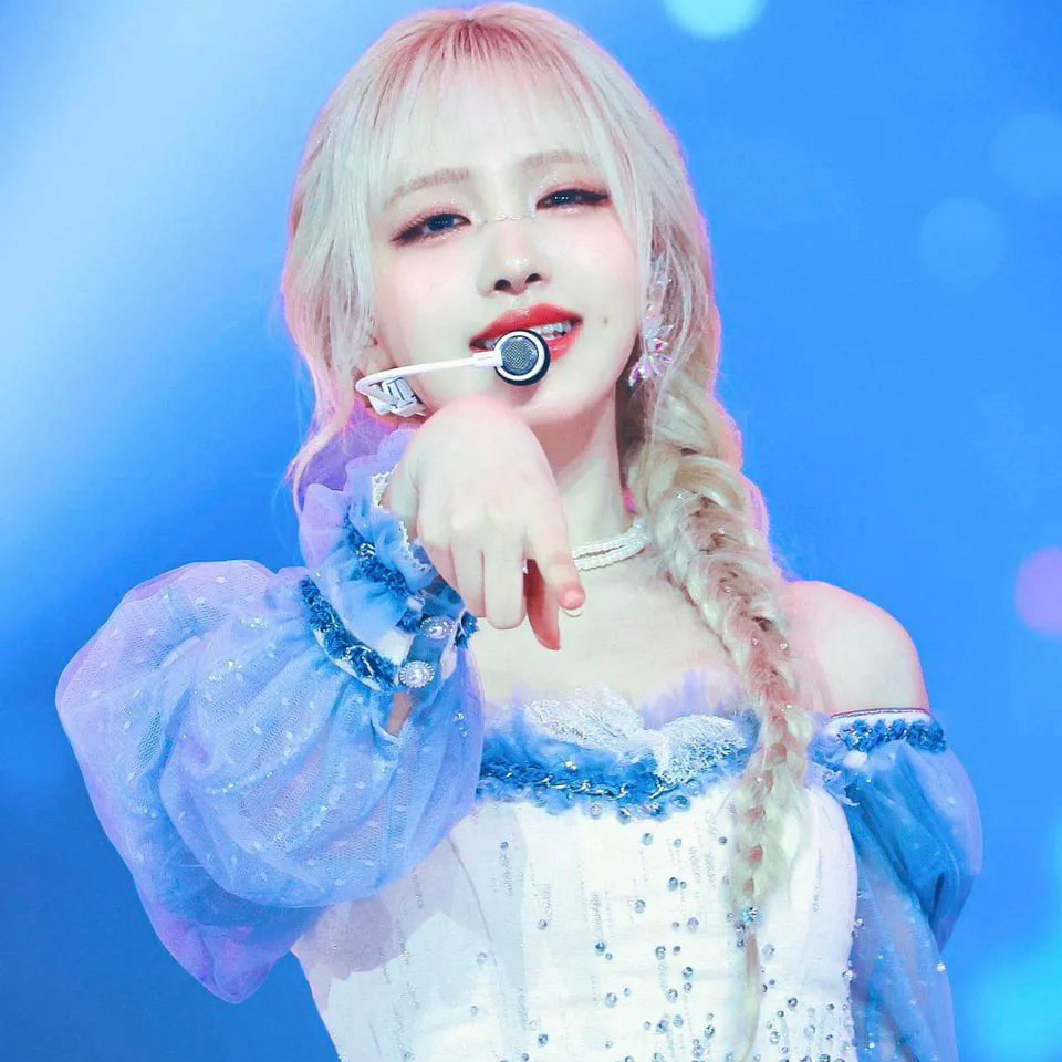 LIZ (IVE)粉絲拍下的瞬間