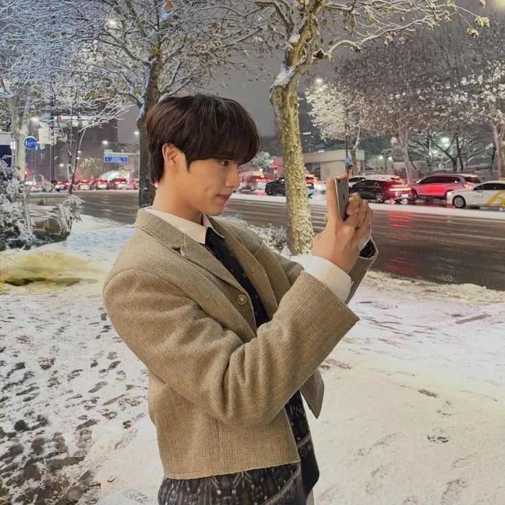 Latest photo of Hyunsuk (CIX)